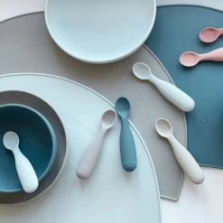 Set De Table En Silicone "Rainbow" CAM CAM -Bébés Produits Magasin set de table en silicone rainbow bleu de minuit cam cam 2